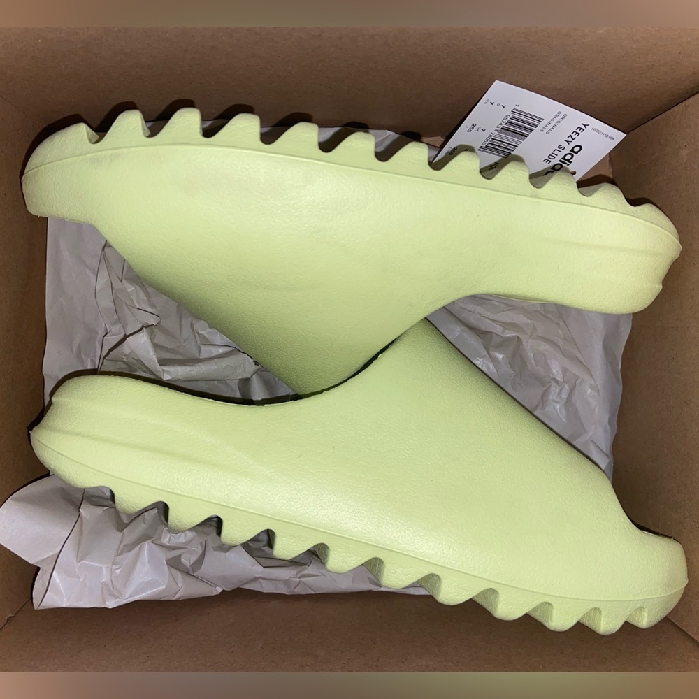 YEEZY SLIDES GLOW GREEN